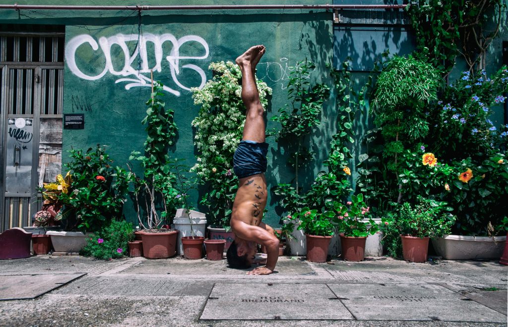 posture tete_yogaanyway homme
